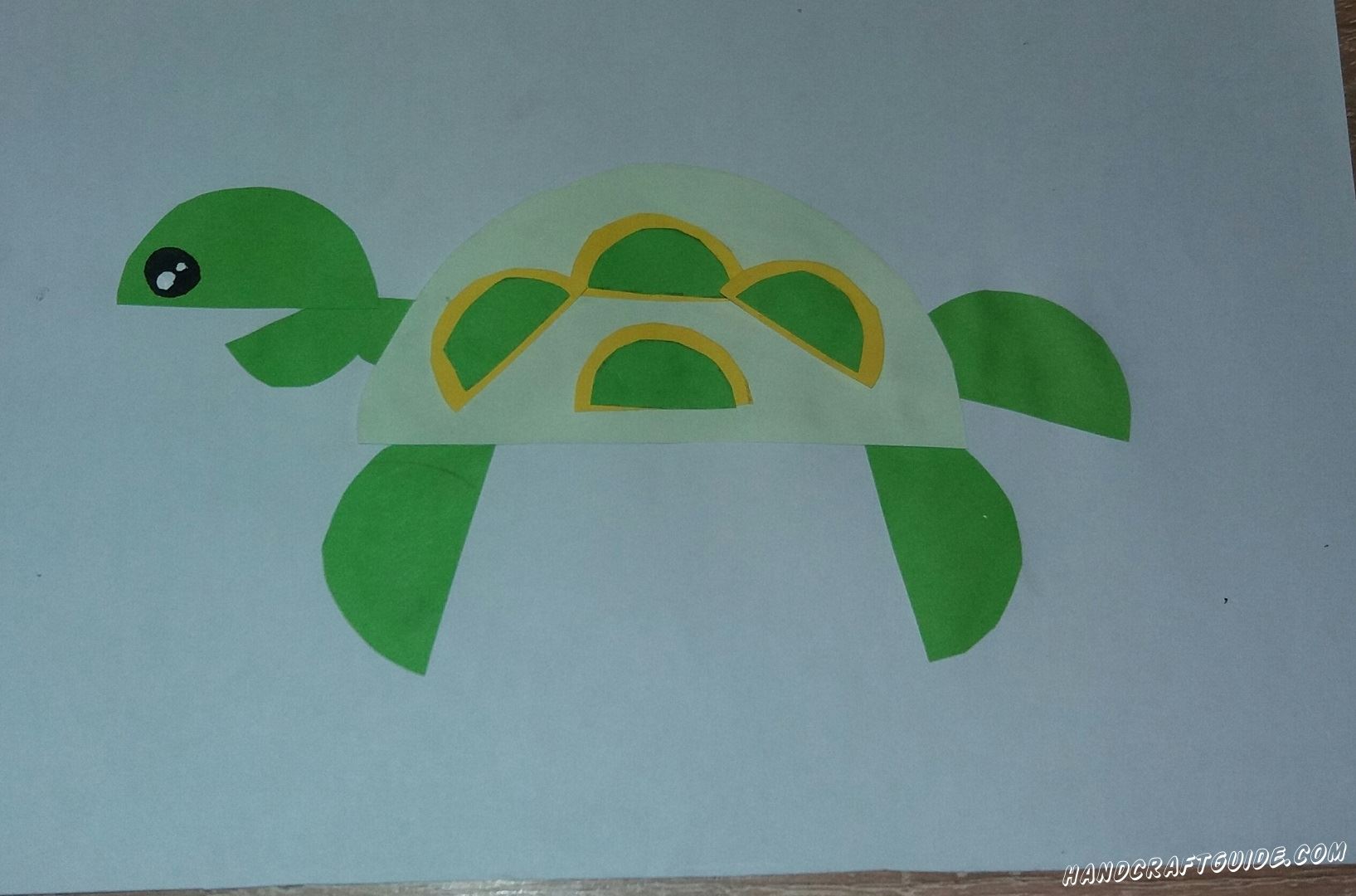 Поспешите к нам, ведь сейчас мы будем делать замечательную черепаху из цветной бумаги