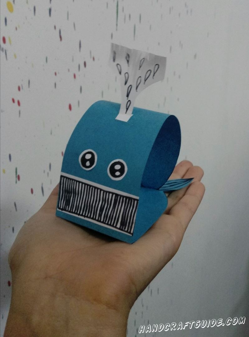 Объемная игрушка из бумаги, в форме голубого кита, специально для вас. 