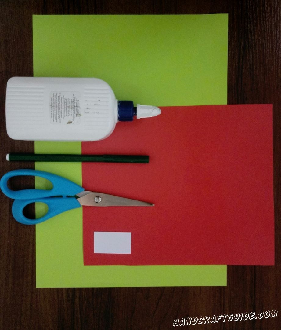 Для выполнения данной поделки нам понадобится: Цветная бумага Ножницы Клей Фломастеры (Карандаши)