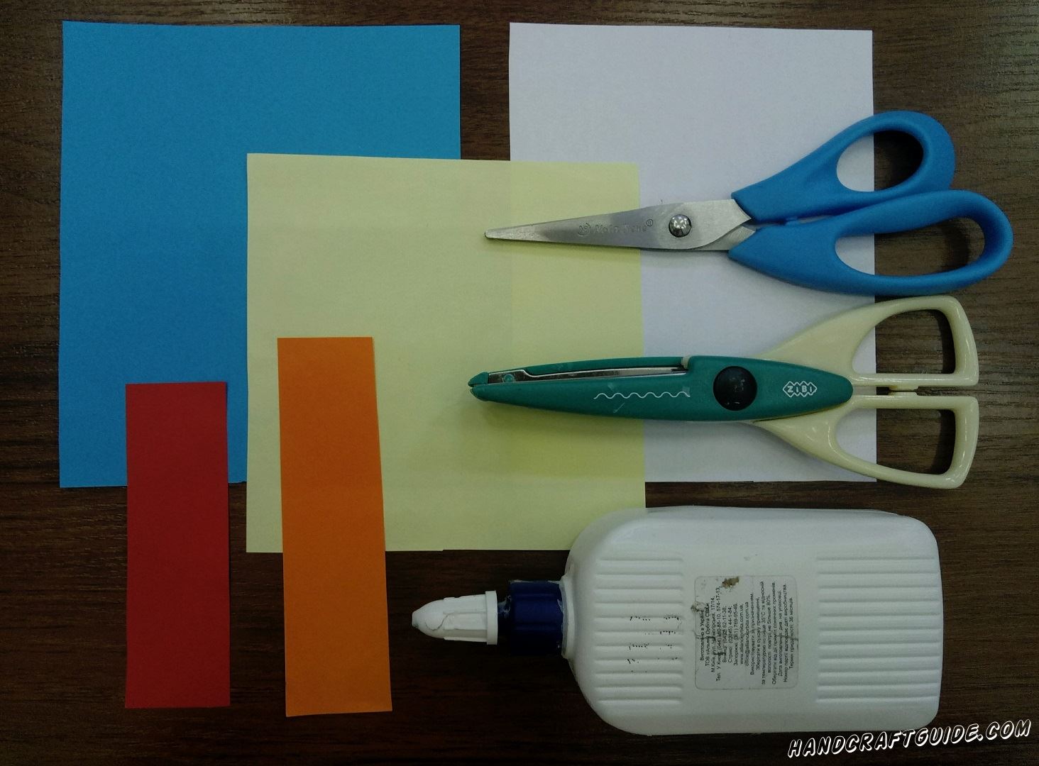 Для выполнения данной поделки нам понадобится: Цветная бумага Ножницы Клей Фломастеры (Карандаши) Фигурные ножницы