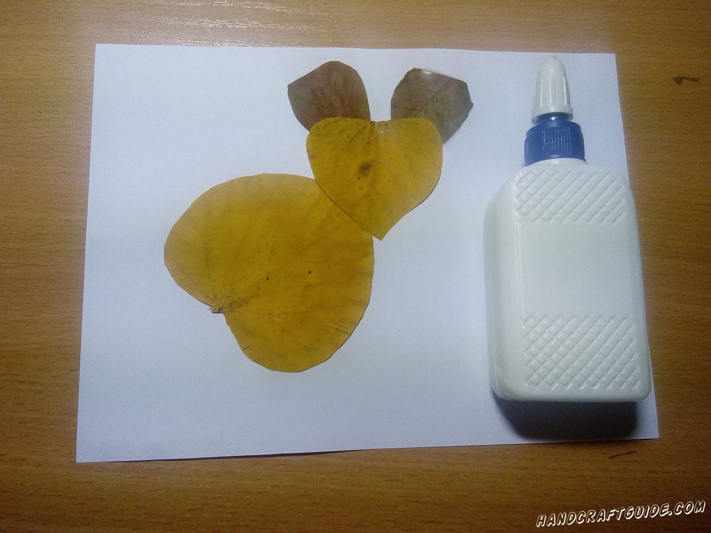 аппликация мышка из осенних листьев