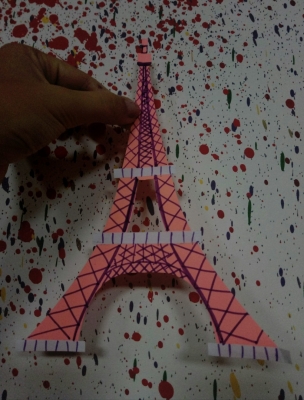 Отправляемся в романтический Париж. Сегодня мы сделаем "Эйфелеву башню" своими руками.