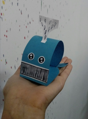 Объемная игрушка из бумаги, в форме голубого кита, специально для вас. 